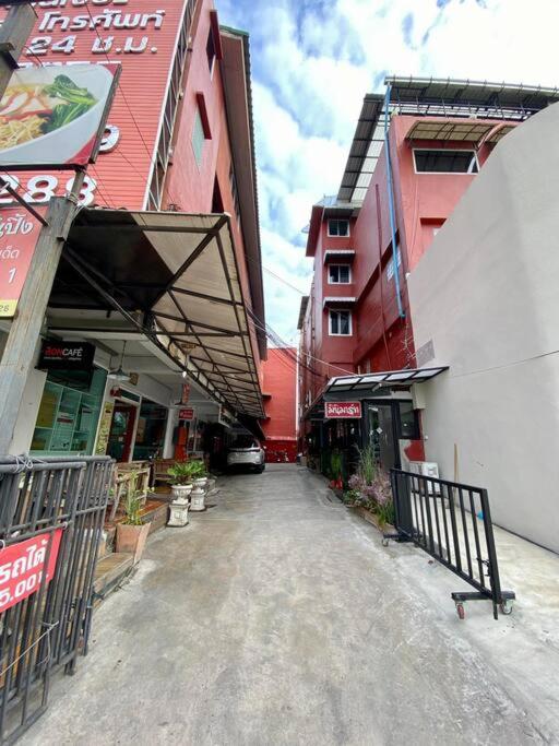 Ratanawong Place 823 방콕 외부 사진